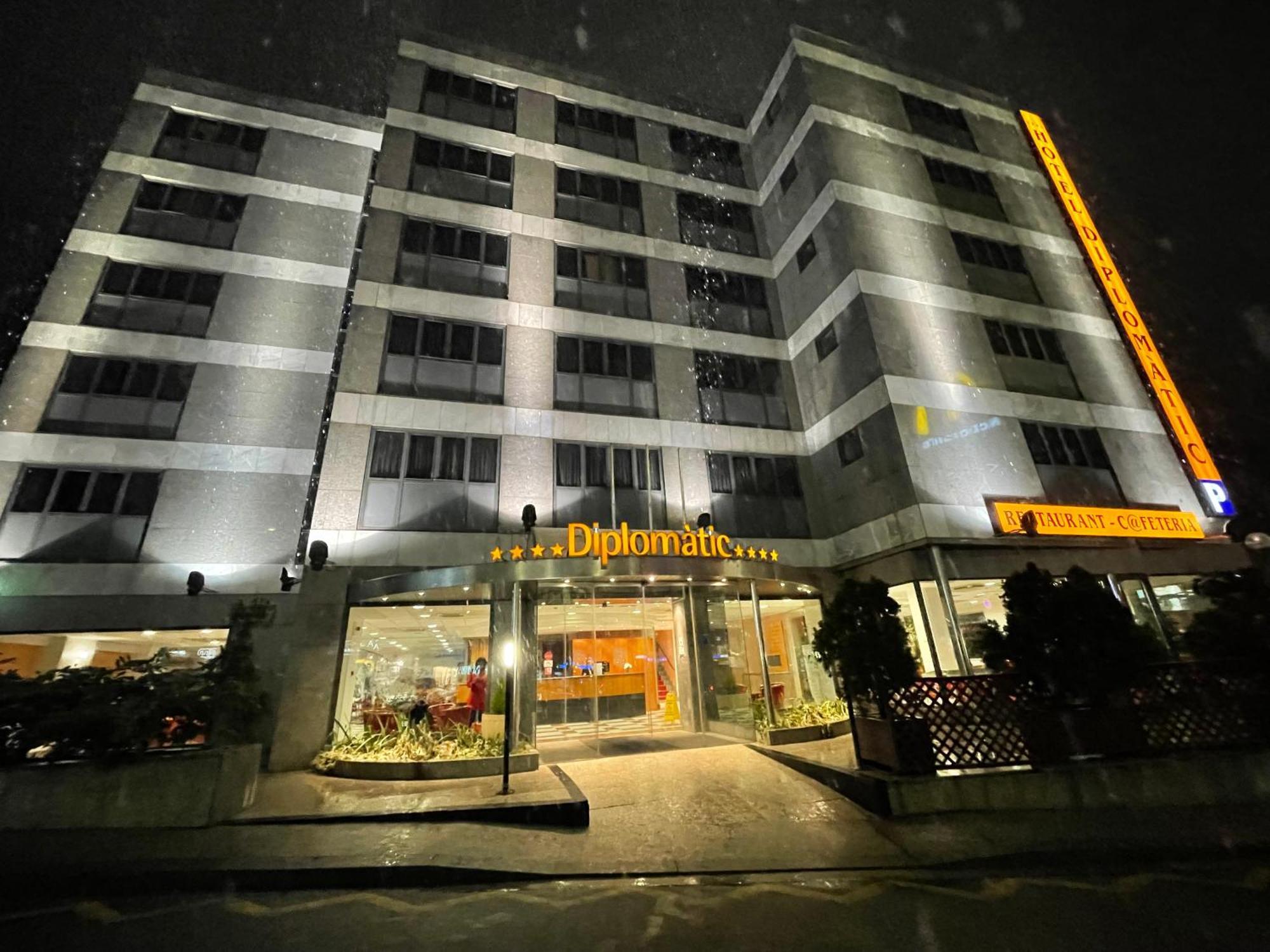 Zenit Diplomatic Hotell Andorra la Vella Exteriör bild